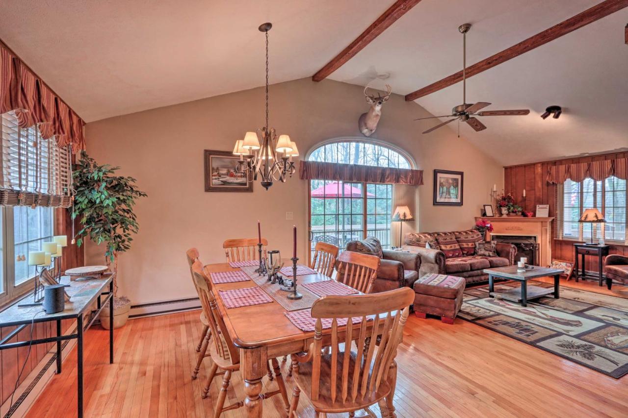 Poconos With Game Walk To Harmony! Holiday home Lake Harmony