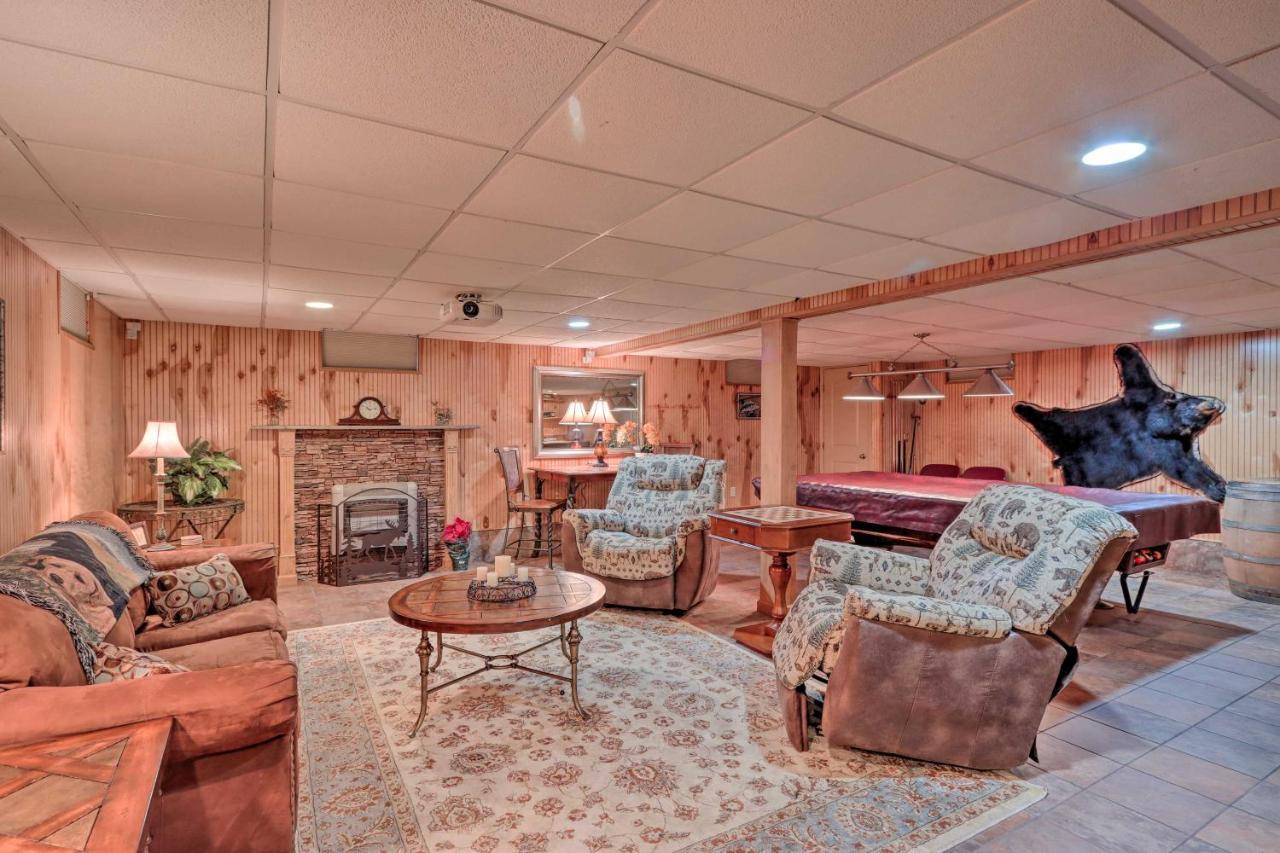 Poconos With Game Walk To Harmony! Holiday home Lake Harmony