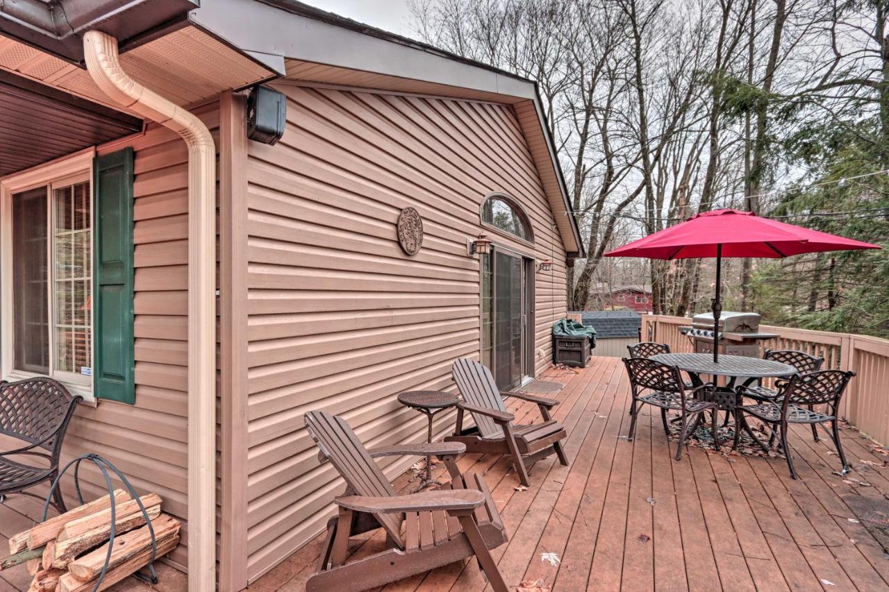 Poconos With Game Walk To Harmony! Holiday home Lake Harmony